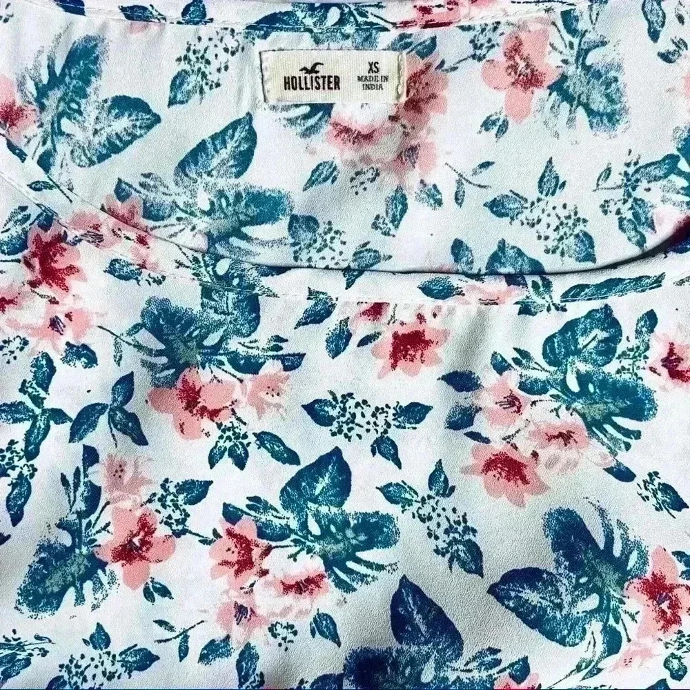 Hollister Peasant Boho Floral Scoop Neck Bell Sleeve Lace Cropped Top Size XS - Picture 9 of 9